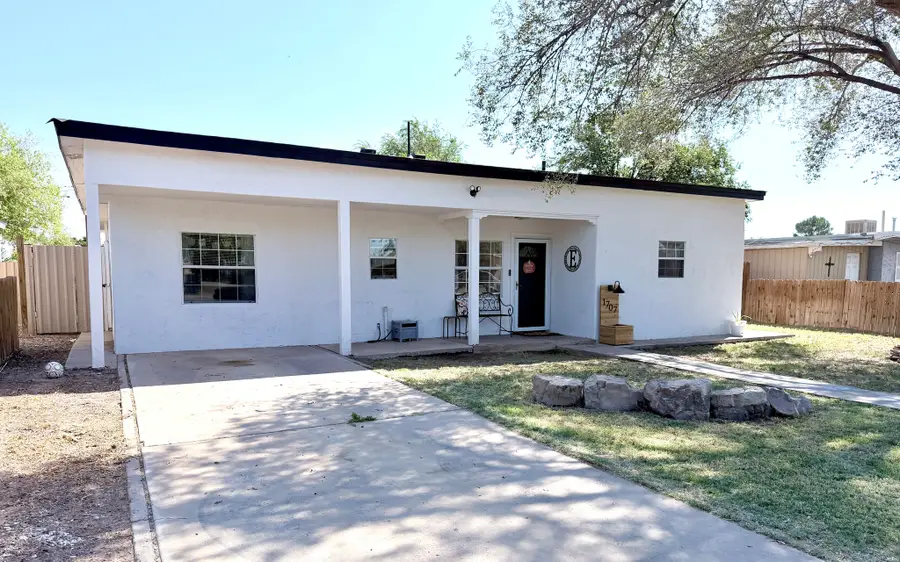 1707 S Stanton, Roswell, NM 88203 - #3