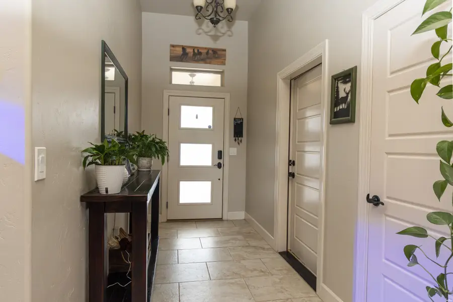 1102 Chitalpa, Carlsbad, NM 88220 - #3