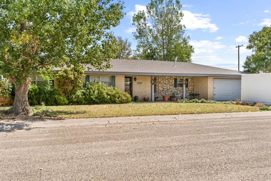 1813 S Ave A, Portales, NM 88130 - #3