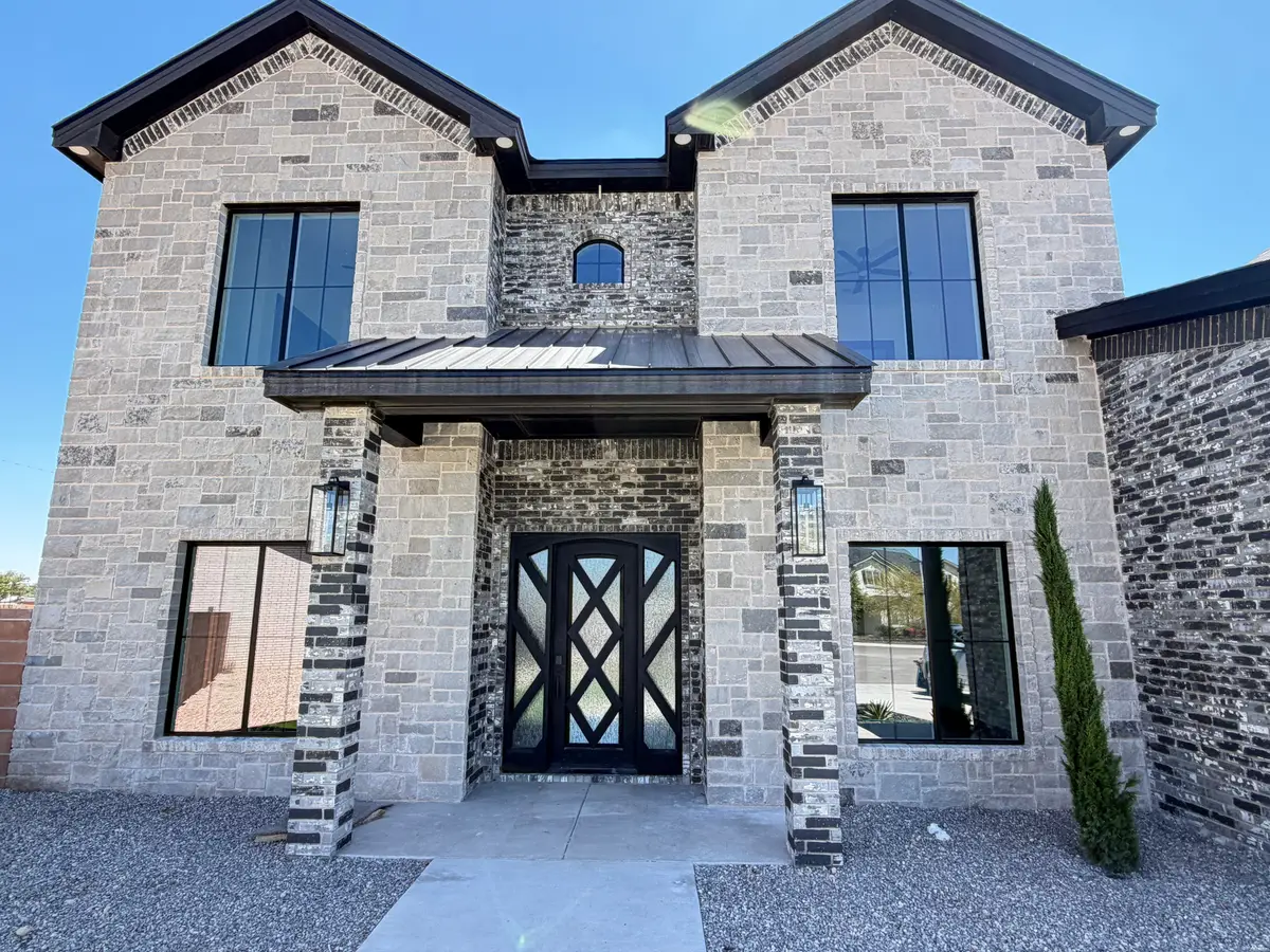 1215 E Aventura, Hobbs, NM 88240 - #1
