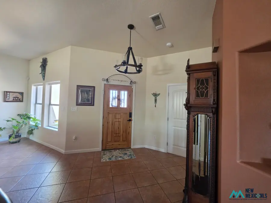 2101 Quail Hollow Run, Carlsbad, NM 88220 - #3