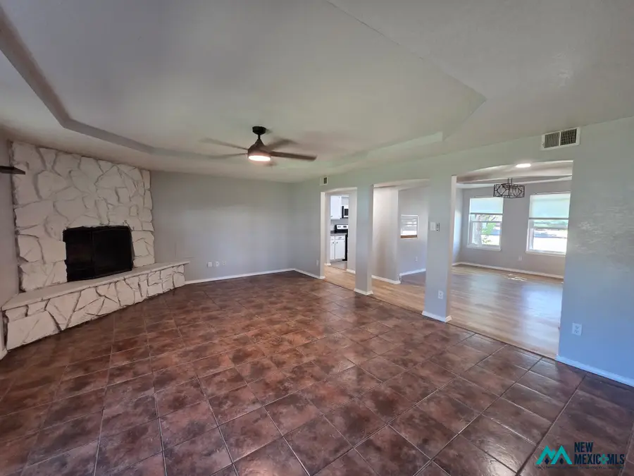 3748 Glenfield, Clovis, NM 88101 - #3