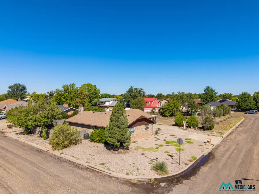 2204 Howard Cowper, Clovis, NM 88101 - #2