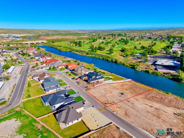 1704 W Riverside Dr, Carlsbad, NM 88220