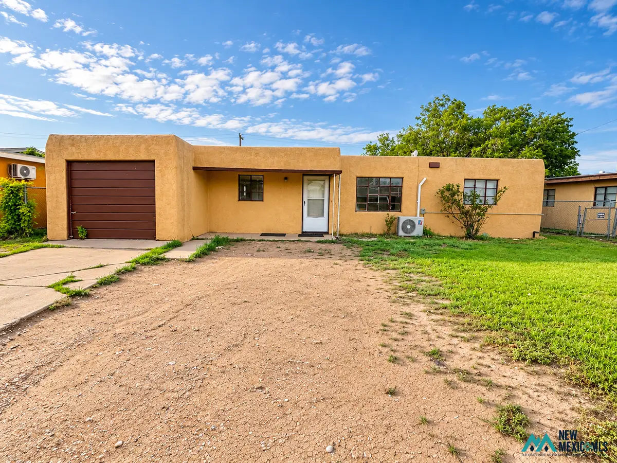304 S Sycamore Ave, Roswell, NM 88203 - #1