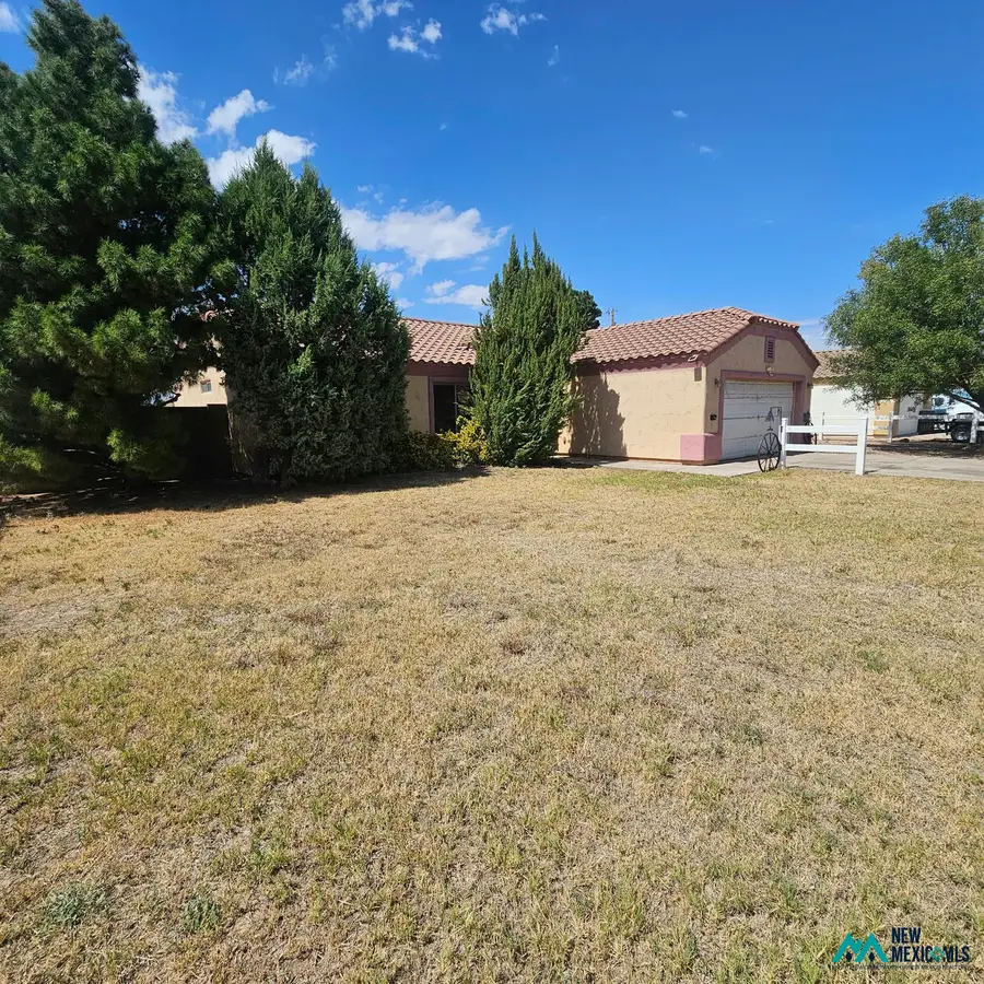 2204 S Richardson Ave, Roswell, NM 88203 - #2