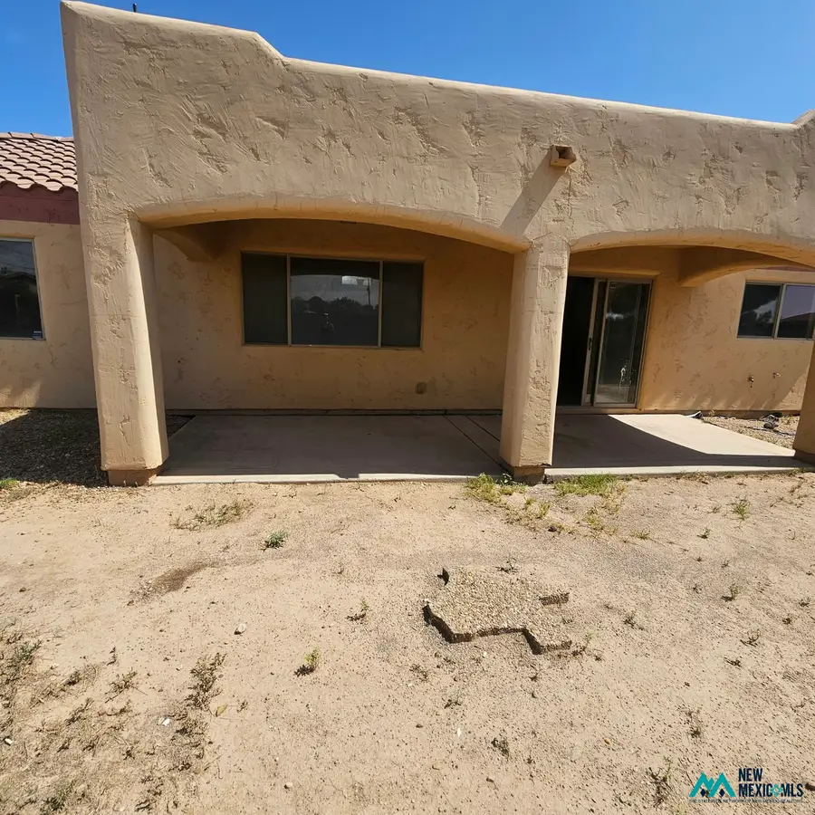 2204 S Richardson Ave, Roswell, NM 88203 - #3