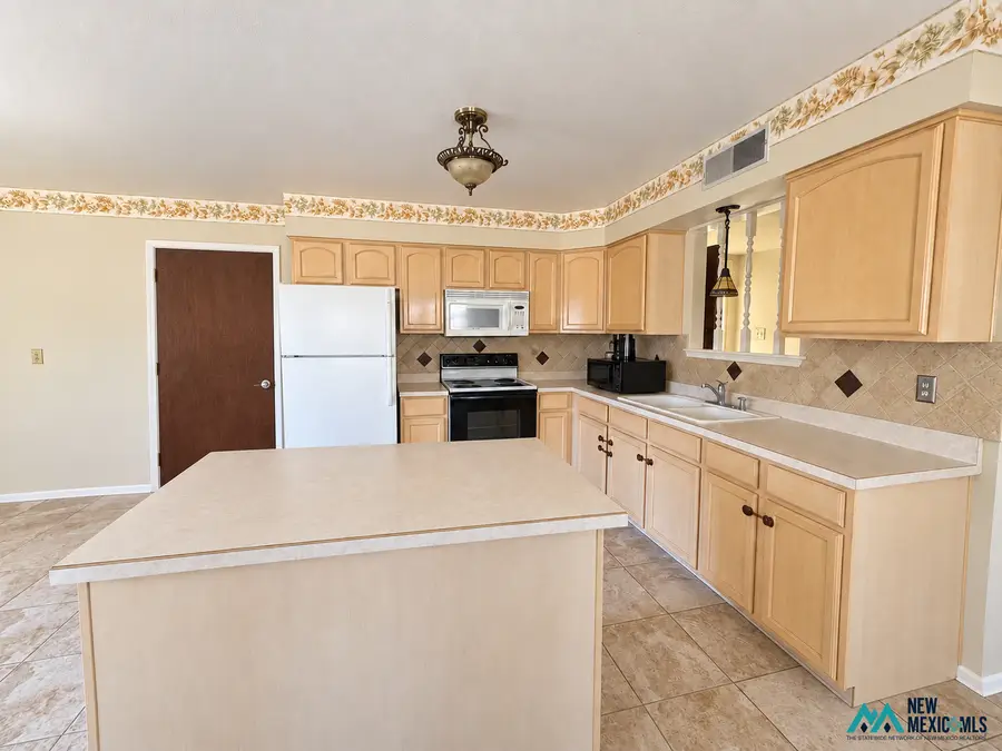 703 Gayle, Roswell, NM 88203 - #3