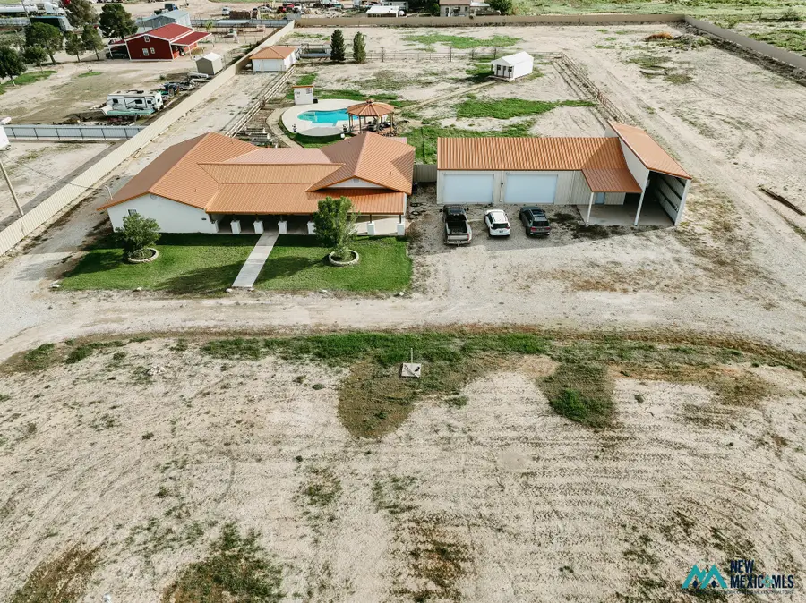 925 Carnation, Carlsbad, NM 88220 - #3