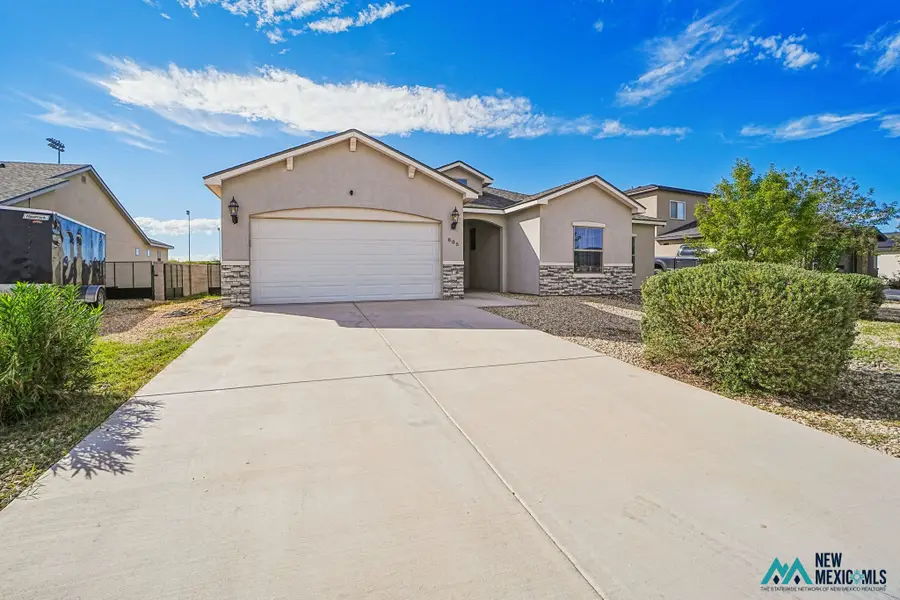 805 Barcelona Ct, Carlsbad, NM 88220 - #3