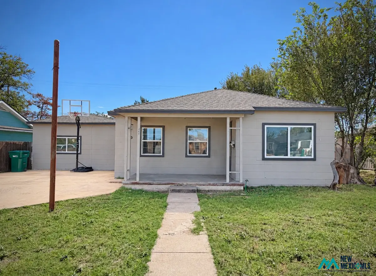 401 E Green Acres Dr, Hobbs, NM 88240 - #1