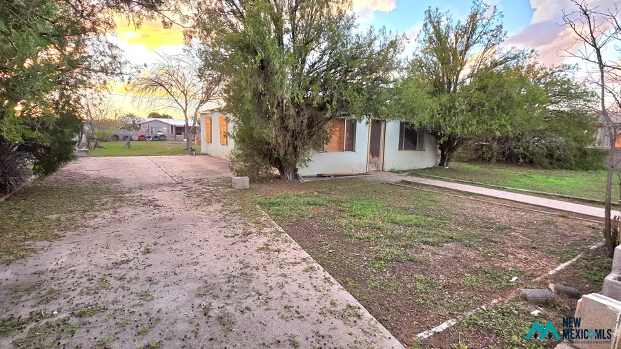 906 S 9th St, Deming, NM 88030 - #3
