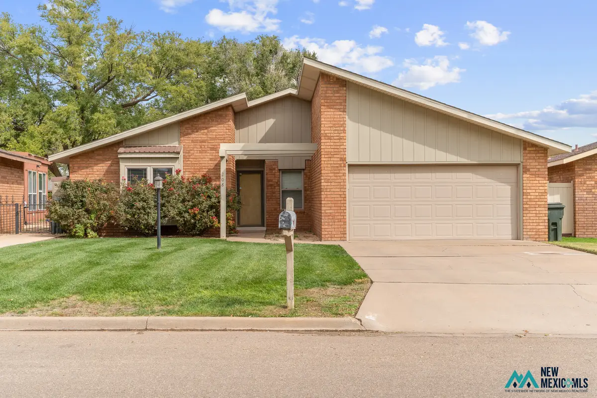 208 Lakeview Ter, Clovis, NM 88101 - #1