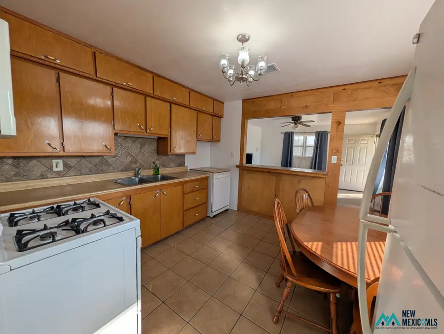 606 N Tenth St, Carlsbad, NM 88220 - #3