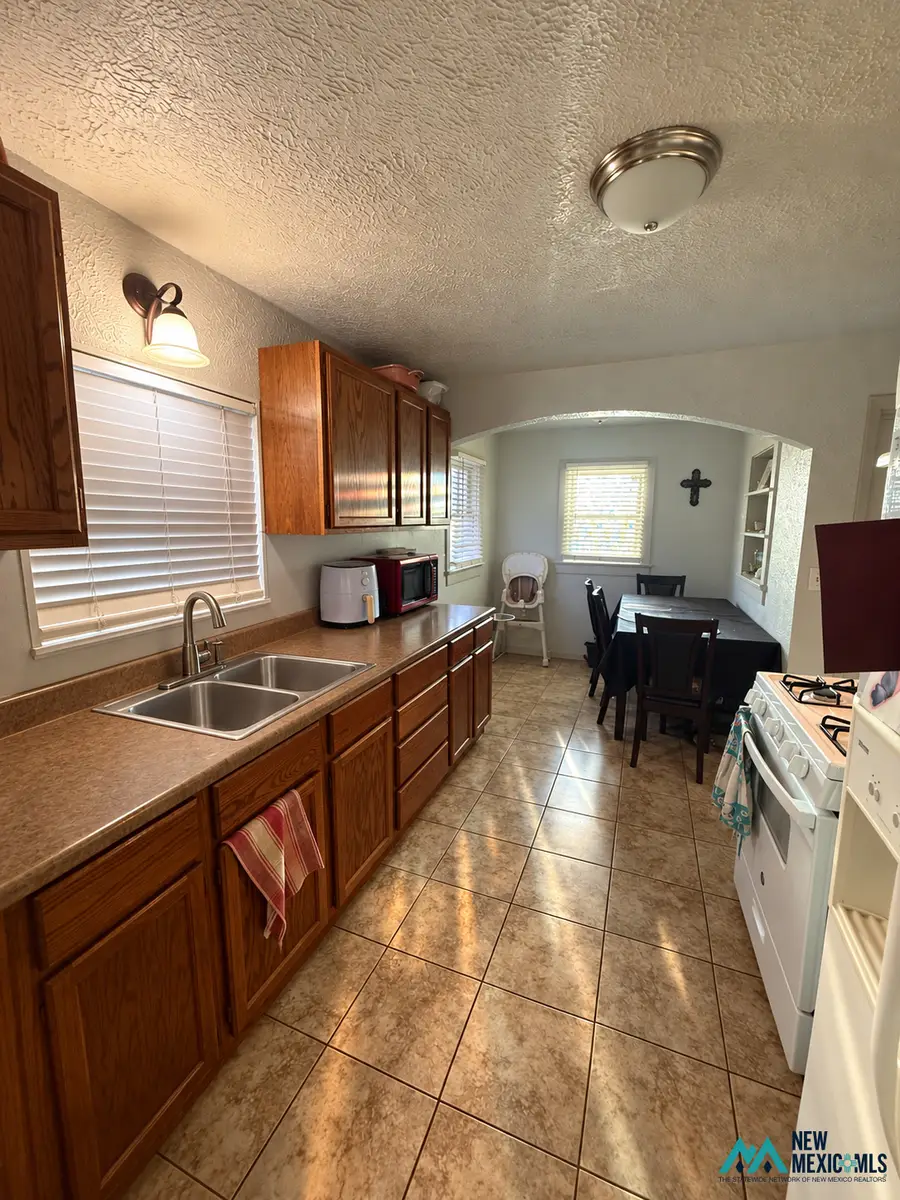 405 N Lake St, Carlsbad, NM 88220 - #2