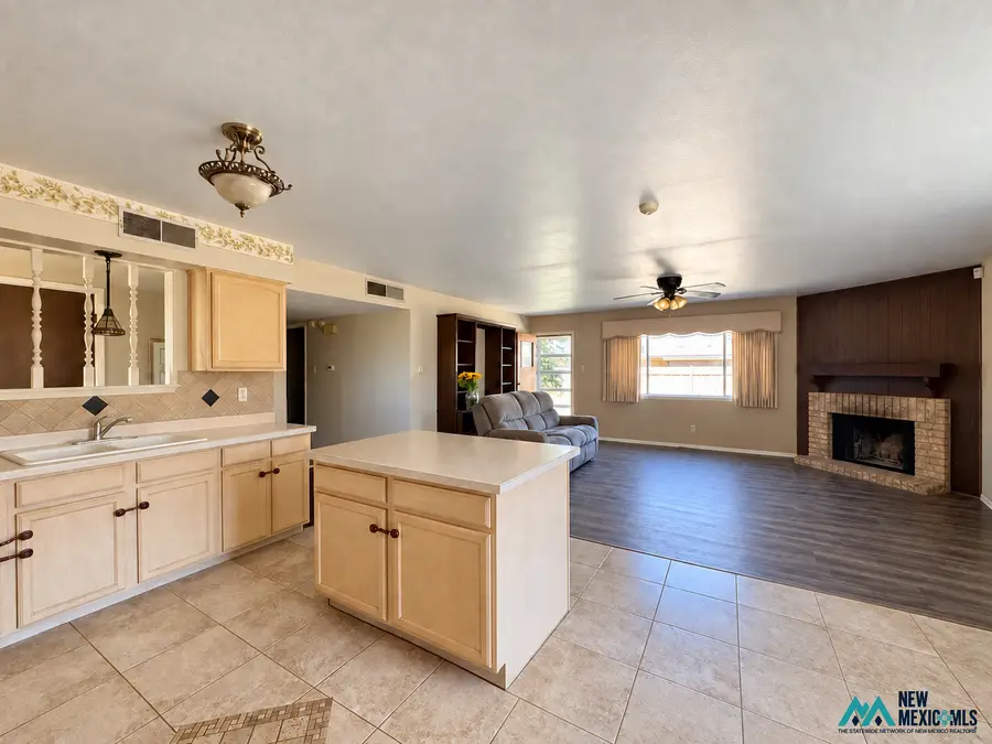 703 W Gayle, Roswell, NM 88203 - #2