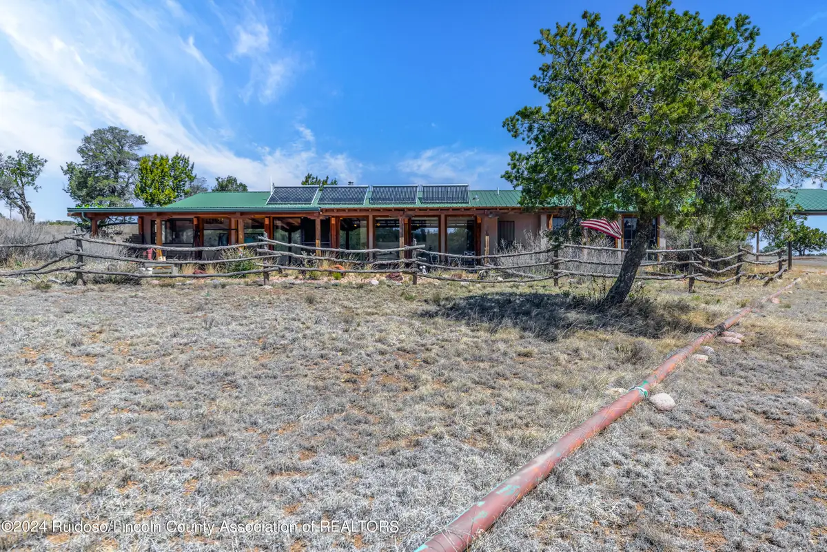 112 Ridley, Capitan, NM 88316 - Image #1