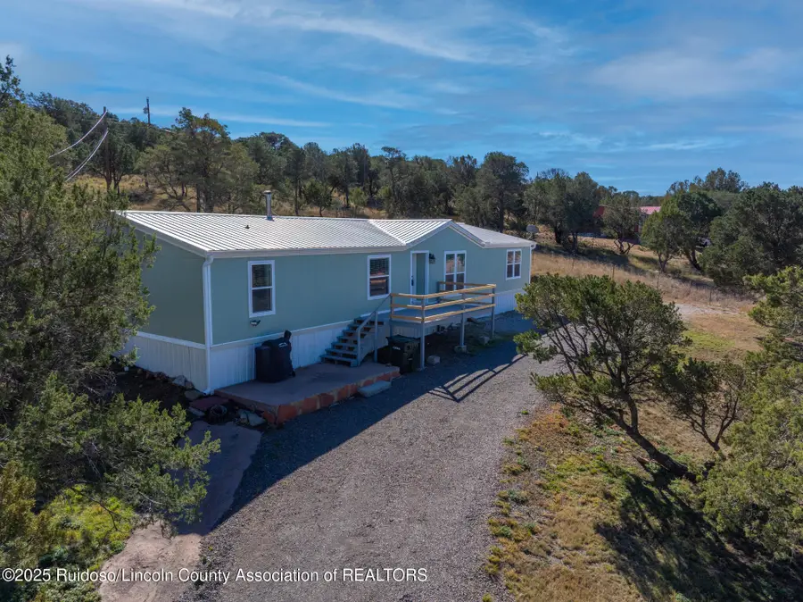 140 W Grandview Road, Capitan, NM 88316 - Image #2