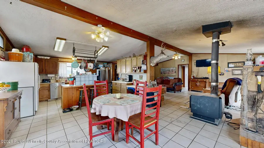 252 Bancroft Road, Capitan, NM 88316 - Image #2