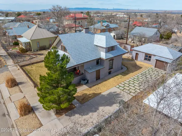 406 11th Street, Carrizozo, NM 88301