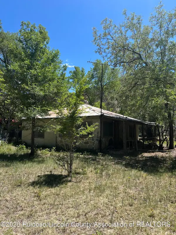 125 Calle El Ojito Road, Hondo, NM 88336