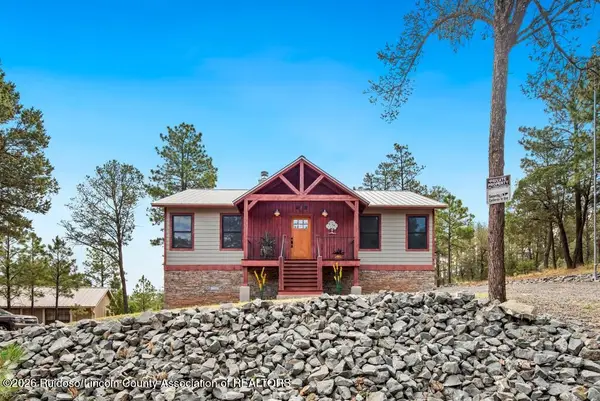 121 Lark Drive, Ruidoso, NM 88345