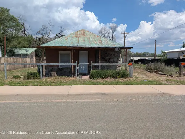 311 S Nogal Avenue, Capitan, NM 88316
