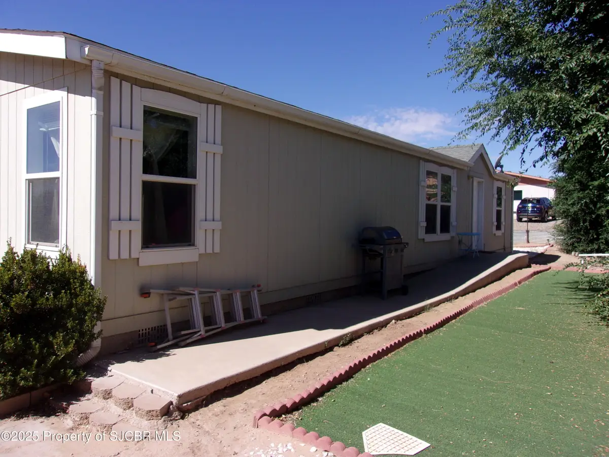 2209 N Huntzinger Avenue, Farmington, NM 87401 - Image #1