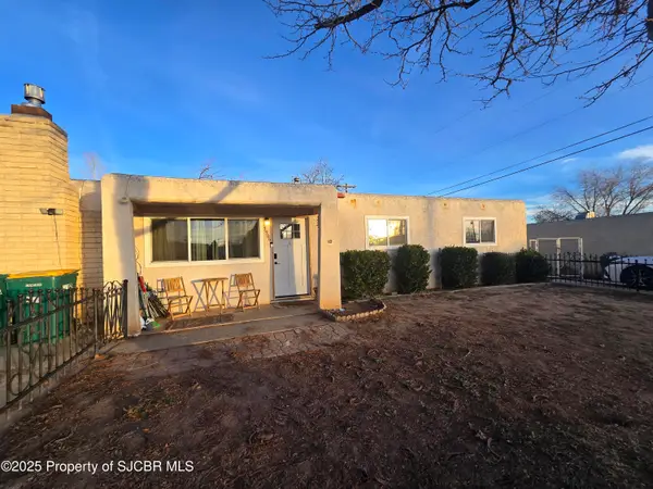 3906 Sierra Vista Drive, Farmington, NM 87402