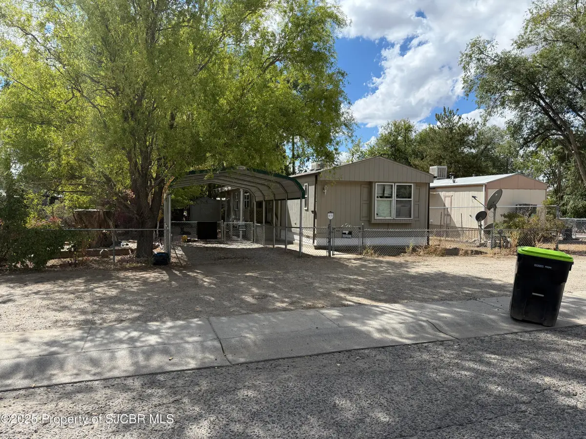 309 W Maple Avenue, Bloomfield, NM 87413 - Image #1