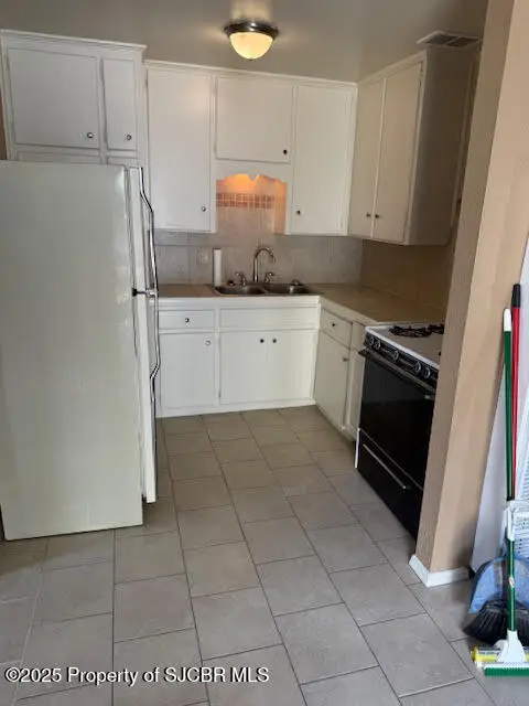 621 W Apache Street, Farmington, NM 87401 - Image #3