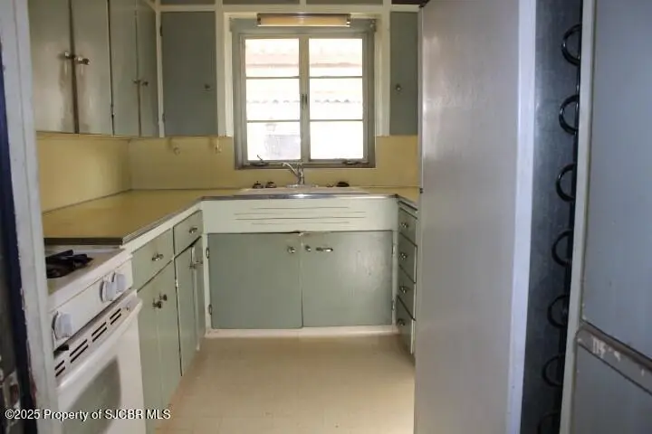 1204 N Wall Avenue, Farmington, NM 87401 - Image #3