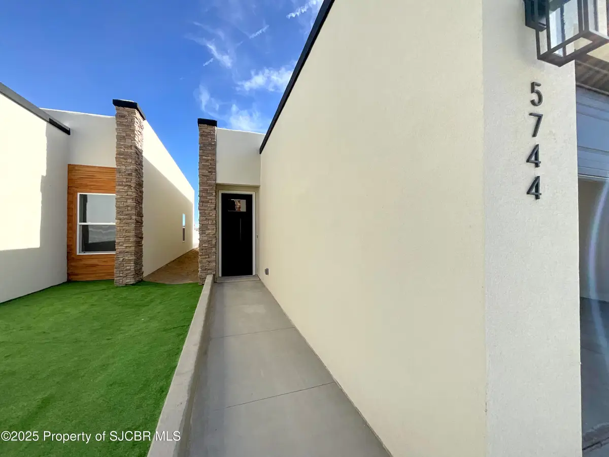 5744 Chance Lane, Farmington, NM 87402 - Image #1