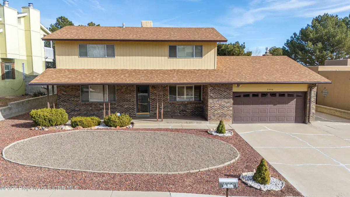3202 N Mountain View Drive, Farmington, NM 87401 - Image #1
