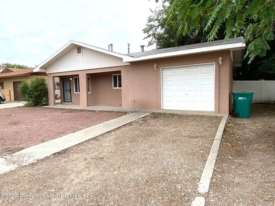 709 W Apache, Farmington, NM 87401 - #3