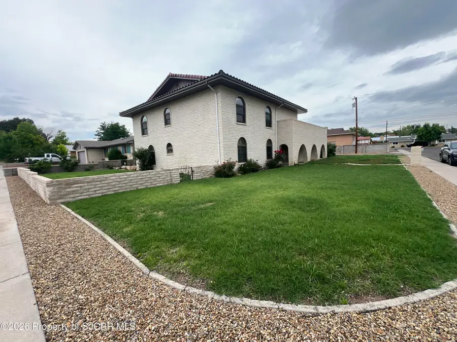 2205 N Santiago Avenue, Farmington, NM 87401 - #2