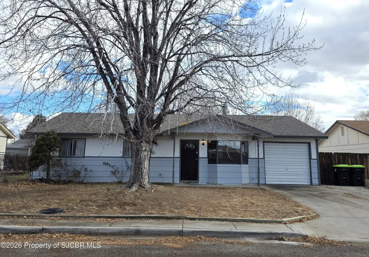302 N Willow Street, Bloomfield, NM 87413 - Image #1