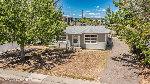 208 E Pine Avenue, Bloomfield, NM 87413