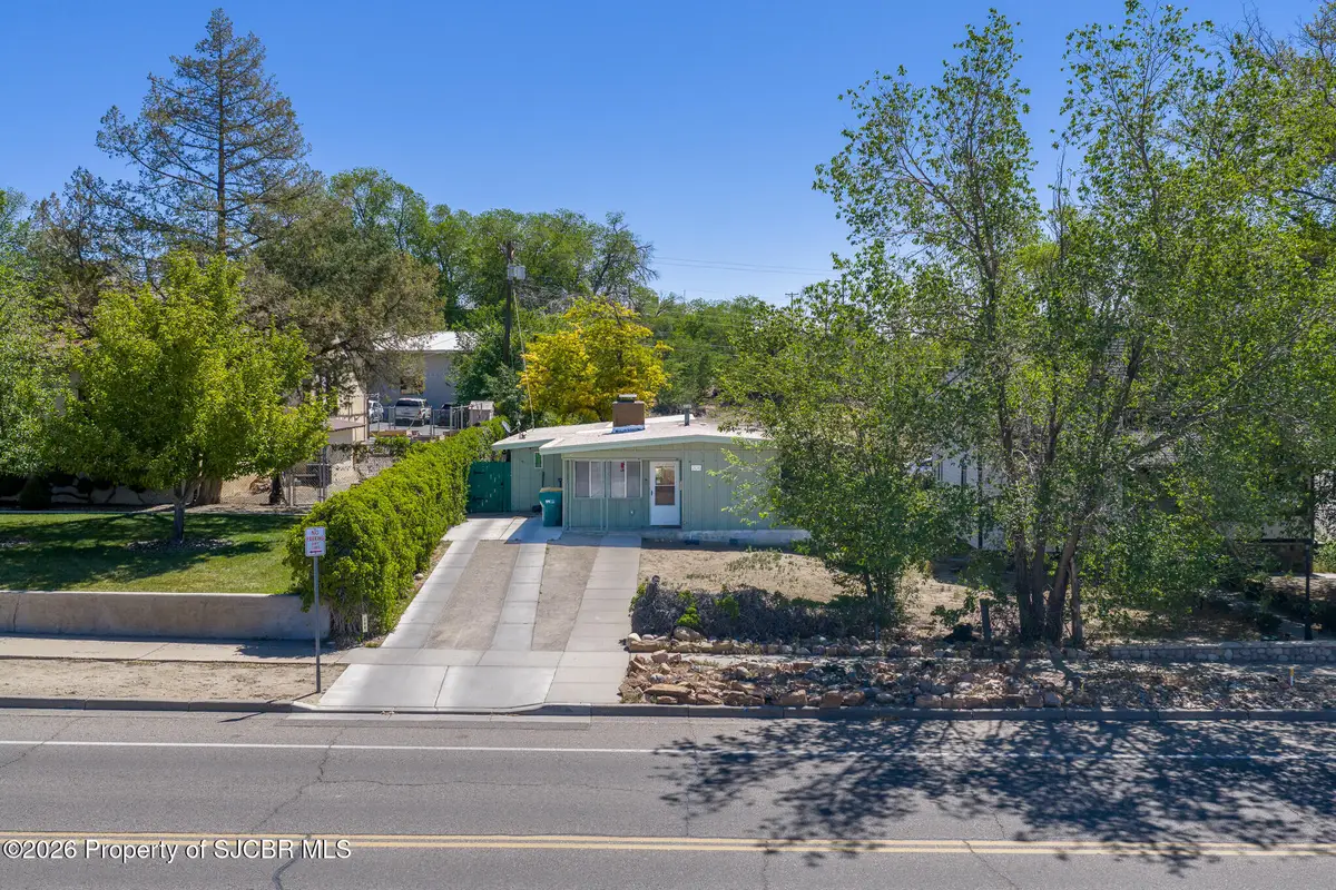 206 N Wall Avenue, Farmington, NM 87401 - #1