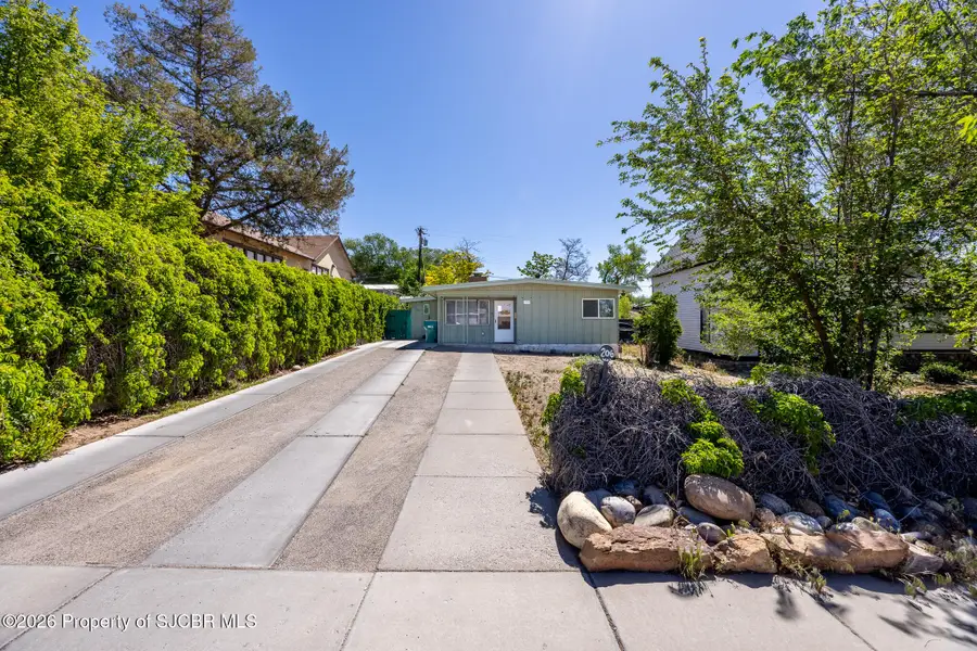 206 N Wall Avenue, Farmington, NM 87401 - #2