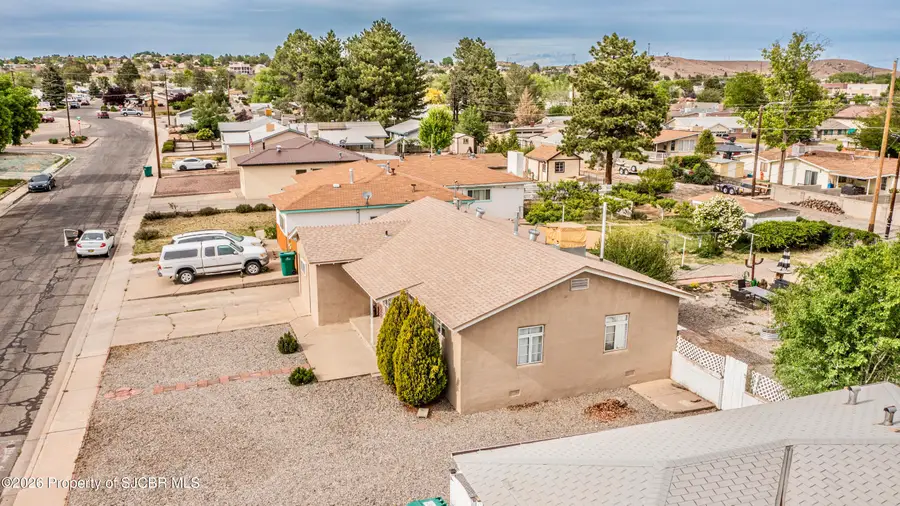 2102 N Cochiti Avenue, Farmington, NM 87401 - #3