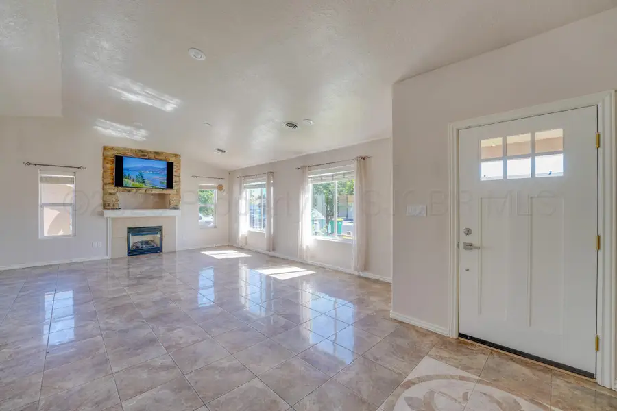 613 Mesa Vista Drive, Farmington, NM 87401 - #3