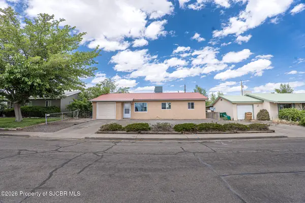 906 E 26th Street, Farmington, NM 87401