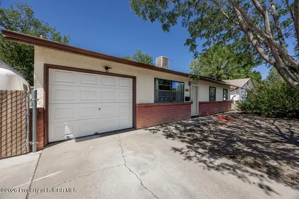2204 E 11th Street, Farmington, NM 87401