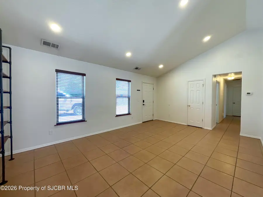 2207 N Huntzinger Avenue, Farmington, NM 87401 - #2