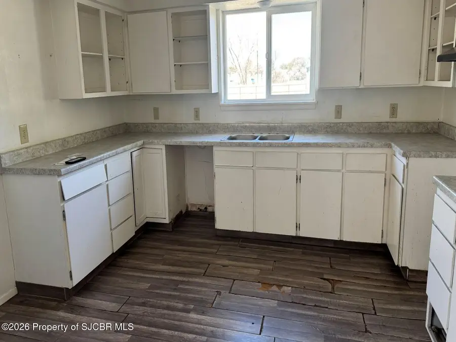 403 E Cedar Avenue, Bloomfield, NM 87413 - #3
