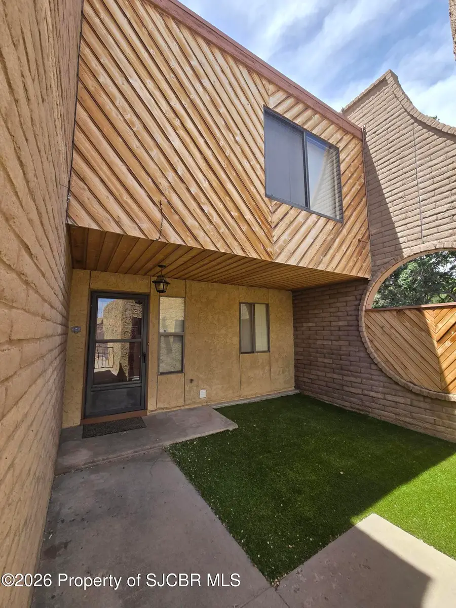 1016 E Navajo, Farmington, NM 87401 - #2