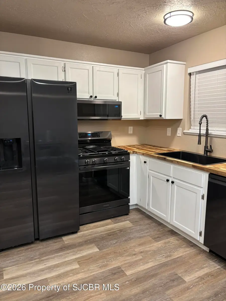 23 Road 6402, Kirtland, NM 87417 - #3