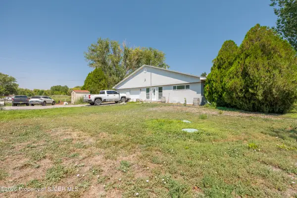 30 Road 3520, Flora Vista, NM 87415