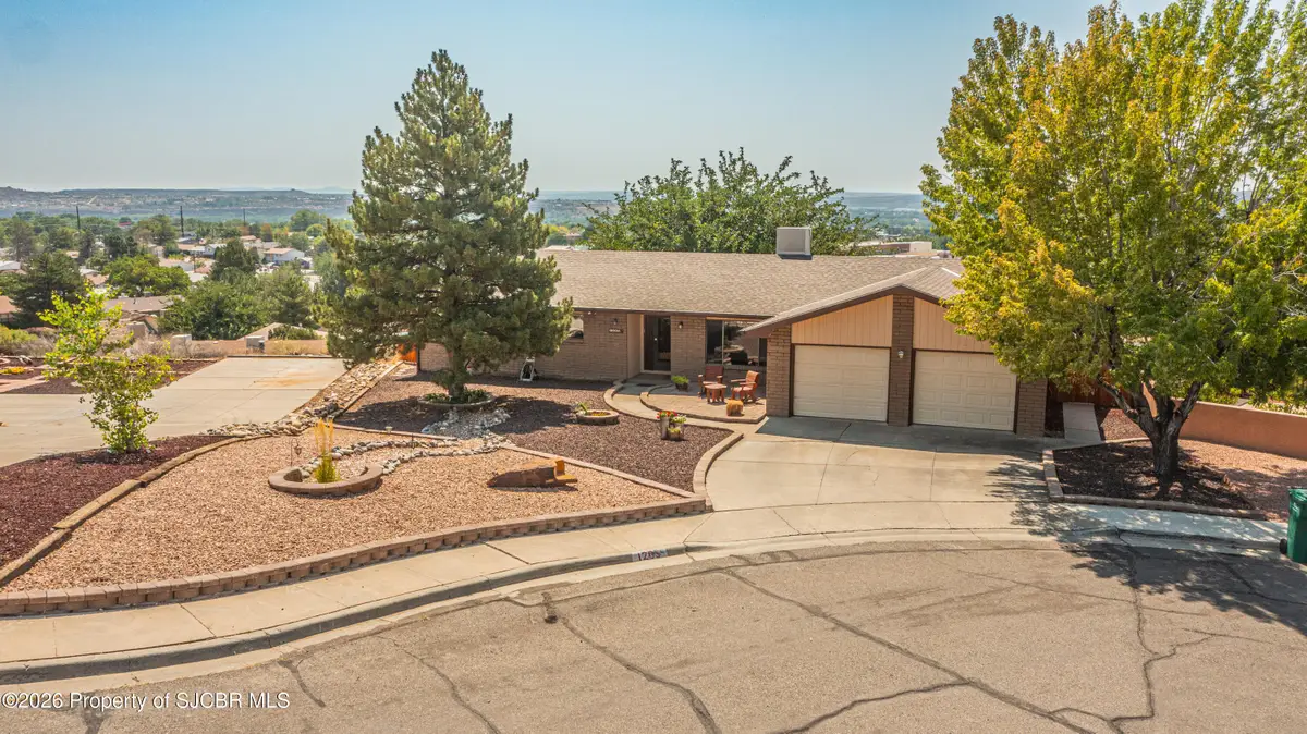 1205 E 33rd, Farmington, NM 87401 - #1